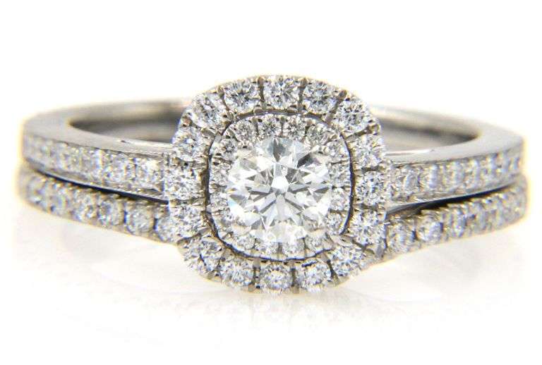 1.05ctw Round Diamond Double Cushion Frame Bridal Set in 14K