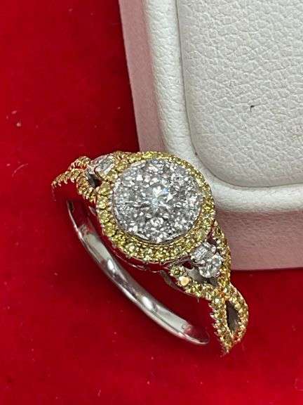 CERTIFIED NEVER WORN LADIES 14K WHITE GOLD AND DIAMOND RING