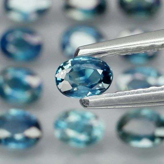 Heated only! 3.07ct deep blue sapphire set
