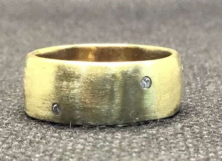 MINIMALISTIC AND ELEGANT 14K YELLOW GOLD RING