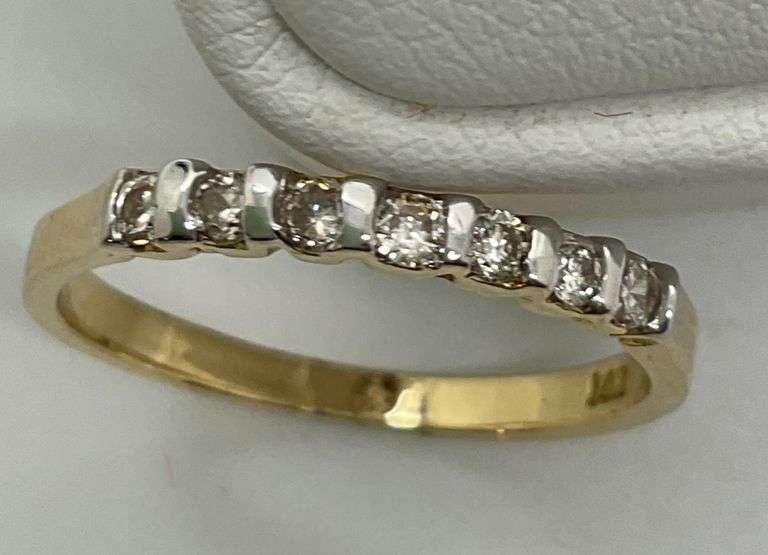 14K YELLOW GOLD AND DIAMOND BAND