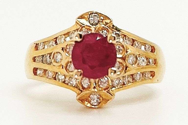 Gorgeous 18kt Solid Yellow Gold, Ruby, and Diamond Ring