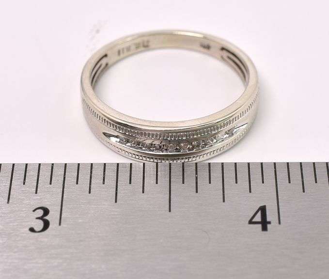Grand Approx. 0.24CTW Diamond Band In White Gold