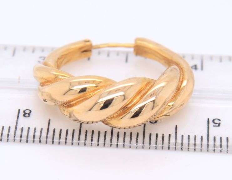 Beauitful 18kt Yellow Gold Twisted Hoop Earrings