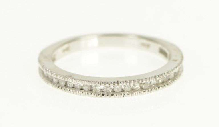 14K White Gold 0.28 Ctw Classic Diamond Vintage Wedding Band Ring