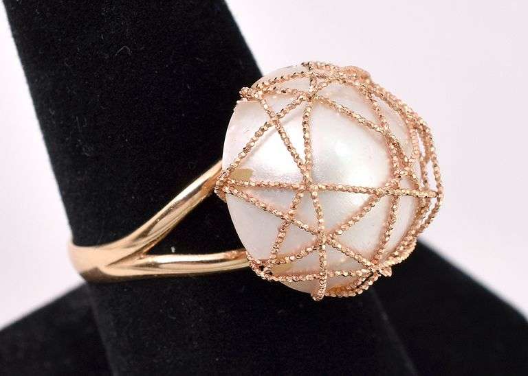 Splendid Pearl Ring In 14K Yellow Gold