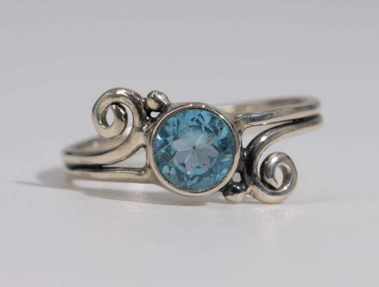 Sterling Silver Natural Blue Topaz Gemstone Ring Size 9