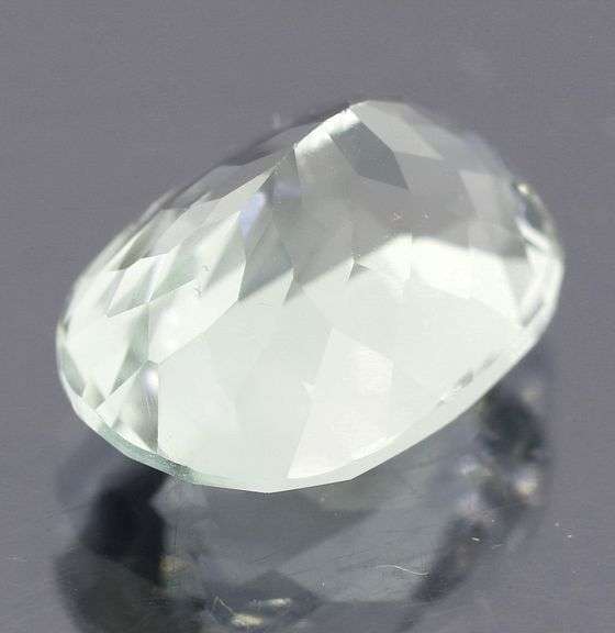 Brilliant 5.38ct platinum green Amethyst
