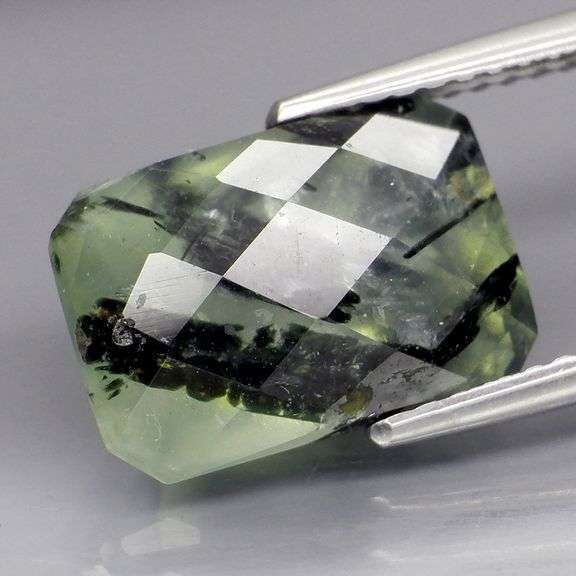 Collectors 5.42ct checker top Prehnite