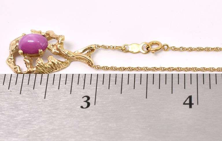 Superb Pink Star Sapphire Pendant Necklace In 14K Yellow Gold