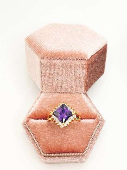 14KT SOLID YELLOW GOLD, AMETHYST & DIAMOND RING
