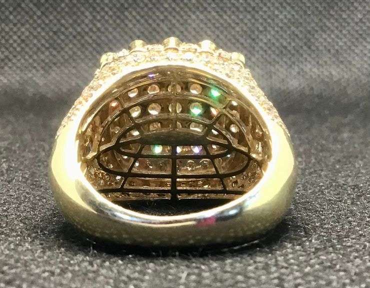 STUNNING 14K YELLOW GOLD CHAMPIONSHIP DIAMOND RING