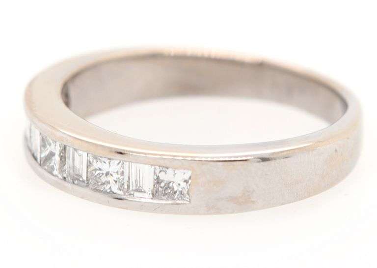 1.00ctw Princess and Baguette Diamond Wedding Band Ring in 18K
