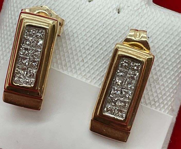 LADIES 14K YELLOW GOLD AND DIAMOND STUD EARRINGS
