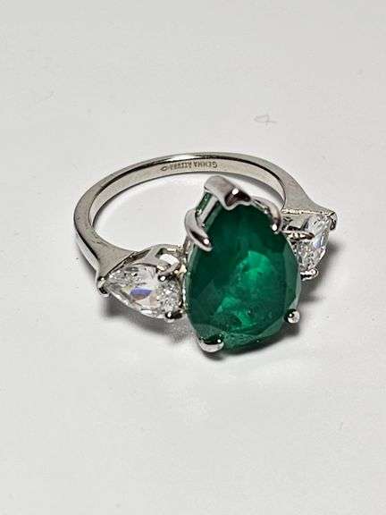Gorgeous 5 Ct Lab Emerald Ring