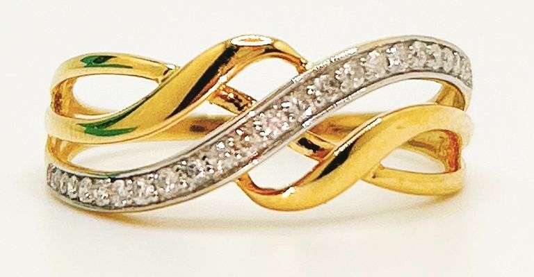 One-Of-a-Kind 18kt Yellow Gold Diamond Band