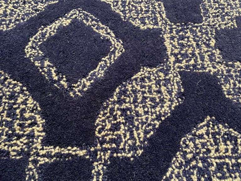 Lovely Modern Design Rug 5x8