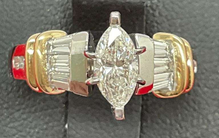 CERTIFIED 14K WHITE GOLD AND DIAMOND ENGAGEMENT RING. MINT CONDITION