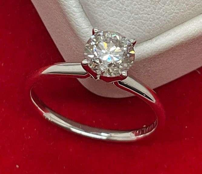CERTIFIED BRAND NEW 14K WHITE GOLD AND DIAMOND SOLITAIRE RING. 0.96 CARAT