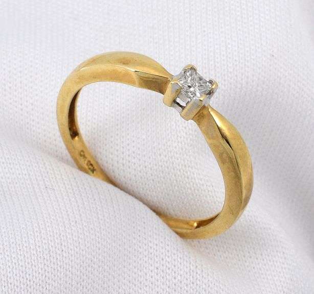 Sweet Princess Cut Diamond Ring