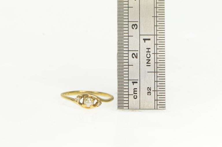 10K Yellow Gold Pearl Diamond Accent Vintage Classic Simple Ring