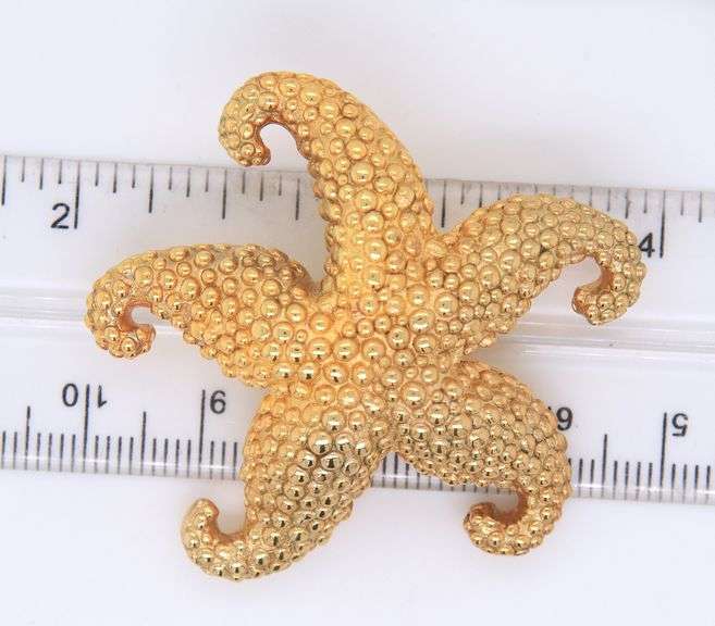 Gorgeous Yellow Gold Starfish Brooch