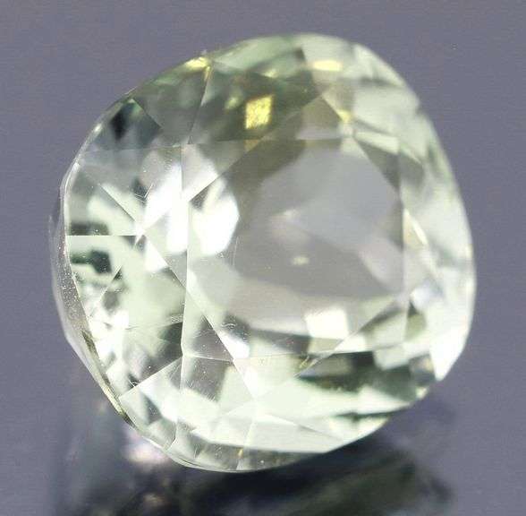 Brilliant 6.90ct platinum green Amethyst
