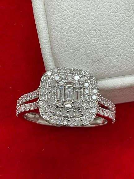 CERTIFIED BRAND NEW LADIES 14K WHITE GOLD AND DIAMOND RING