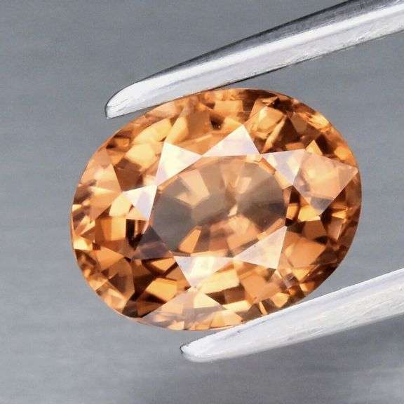 Top luster VS 1.81ct natural Imperial Zircon