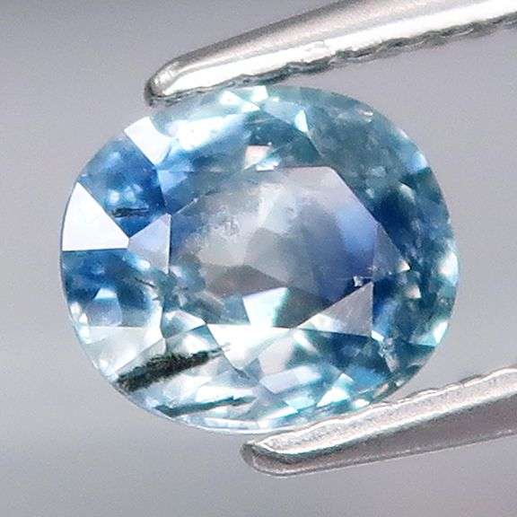 Heated only 1.36ct Bi-color Sapphire