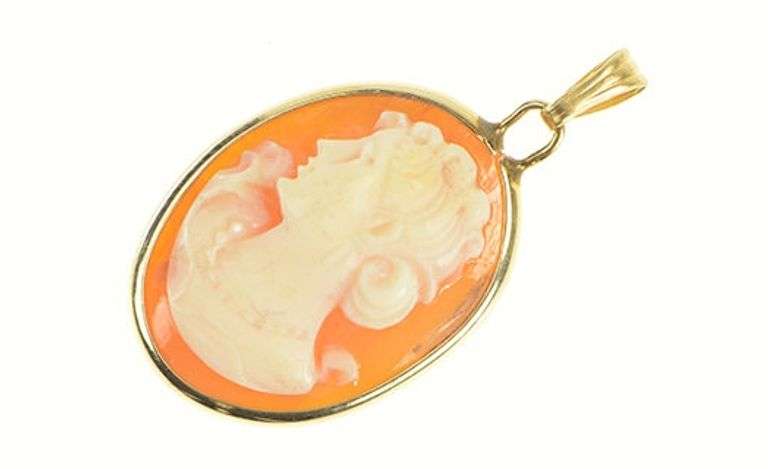 14K Yellow Gold Oval Carved Shell Cameo Vintage Classic Pendant