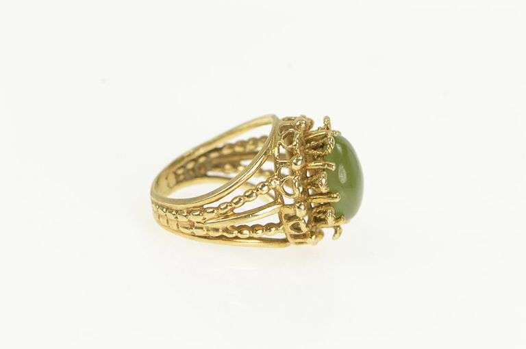 10K Yellow Gold 1960's Oval Nephrite Cabochon Ornate Vintage Ring