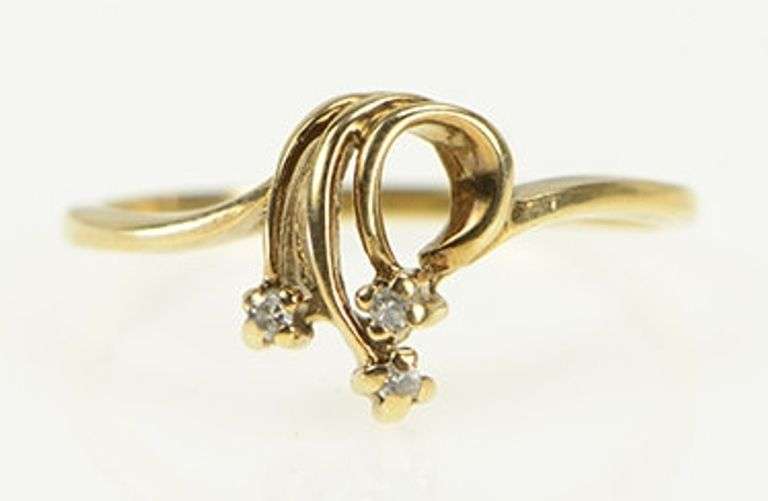 10K Yellow Gold Vintage Diamond Curved Cluster Statement Ring