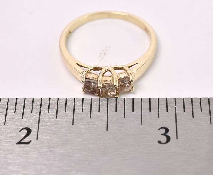 Glittering Approx. 0.24CTW Diamond Ring In Yellow Gold