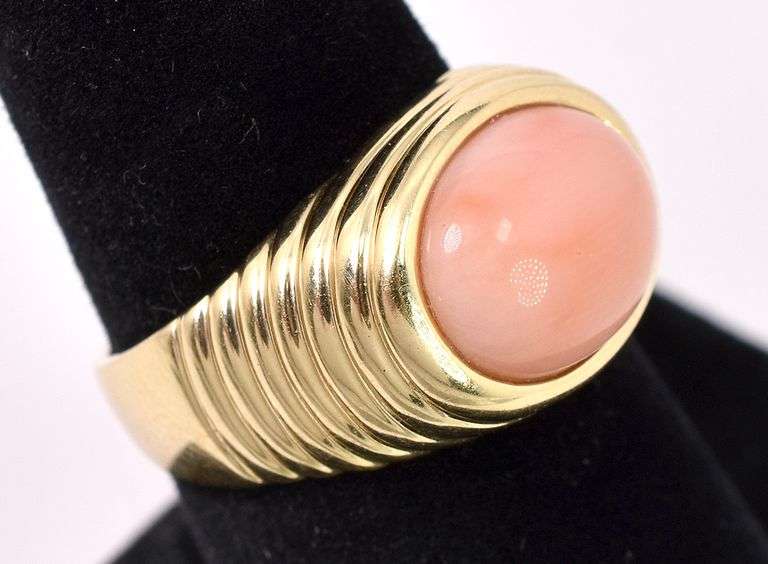 Noble Pink Agate Gem Ring In 14K Yellow Gold
