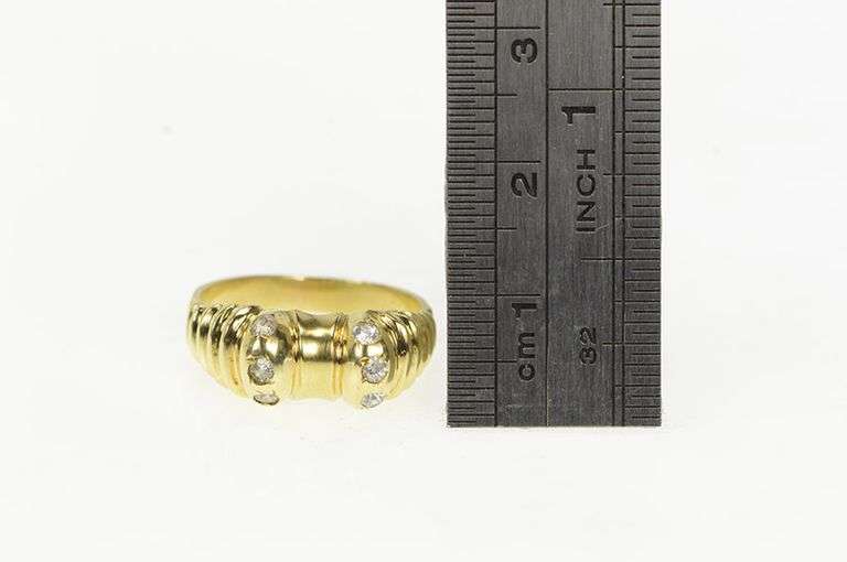 14K Yellow Gold 1950's Diamond Scalloped Band Bow Vintage Ring