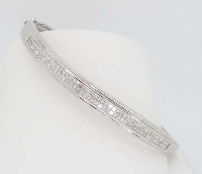 Invisible Set Diamond Bangle Bracelet