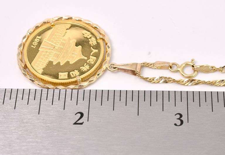 Stunning 1987 Pandan 1/4 oz Pure Gold 25 Cent Coin Pendant Necklace In 14K Yellow Gold