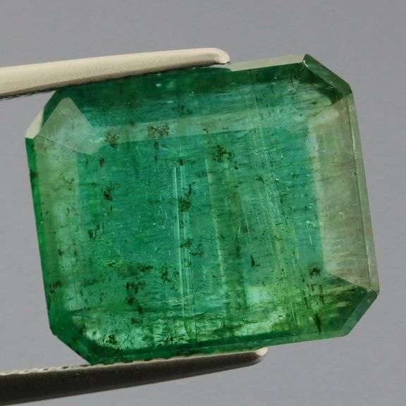 Amazing 12.76ct untreated Emerald