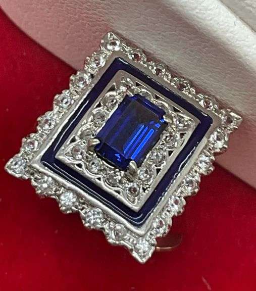 LADIES 18K WHITE GOLD RING WITH BLUE AND WHITE SAPPHIRES