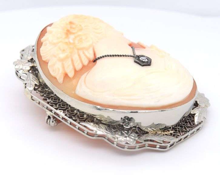 Shell Cameo Yellow Gold Pin Pendant with Diamond