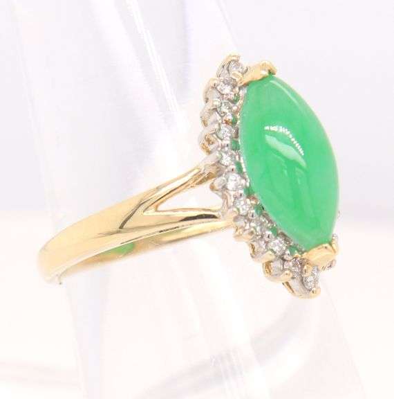 Gorgous Yellow Gold Green Jade and Diamond Ring