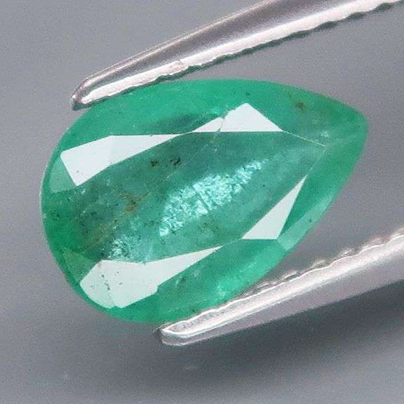Fantastic color! 1.26ct vibrant green Colombian Emerald