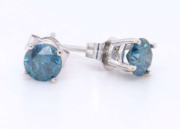 Stunning White Gold approximate 0.75ctw IR Teal Diamond Stud Earrings