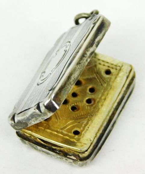 Beautiful Antique English Sterling Silver Vinaigrette