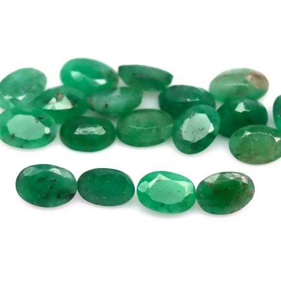 Superb 8.22ct 18pc Zambian Emerald set