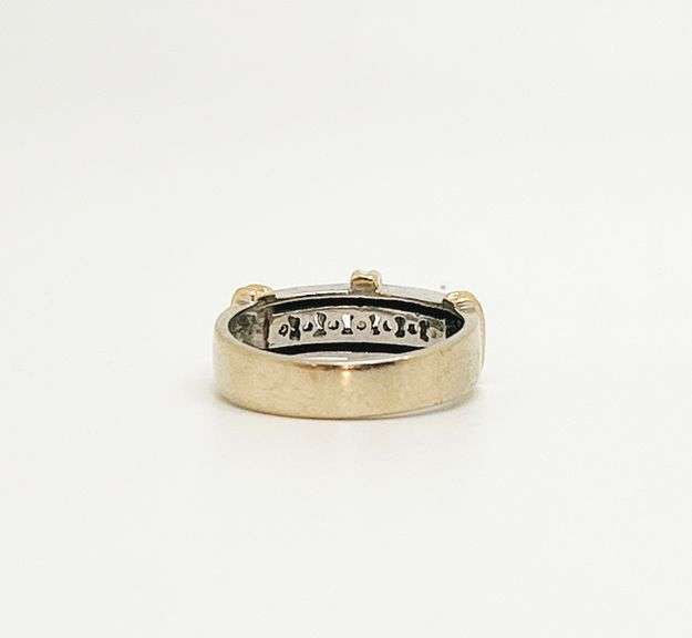 14kt Solid Gold & Diamond Band Ring