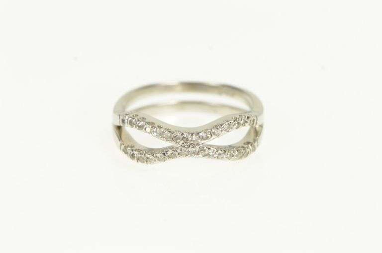 14K White Gold 0.30 Ctw Wavy Tiered Diamond Wedding Band Ring