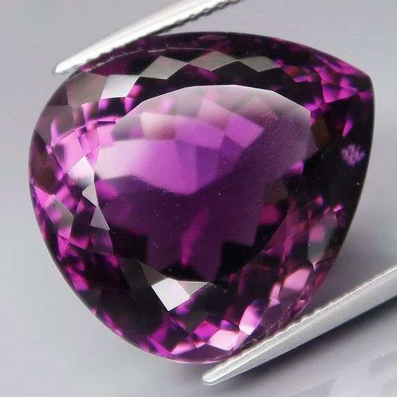 Magnificent 29.18ct deep violet Amethyst