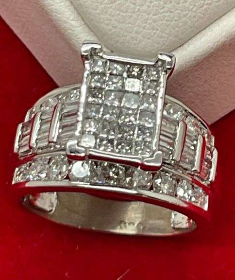 CERTIFIED BRAND NEW 14K WHITE GOLD AND DIAMOND RING